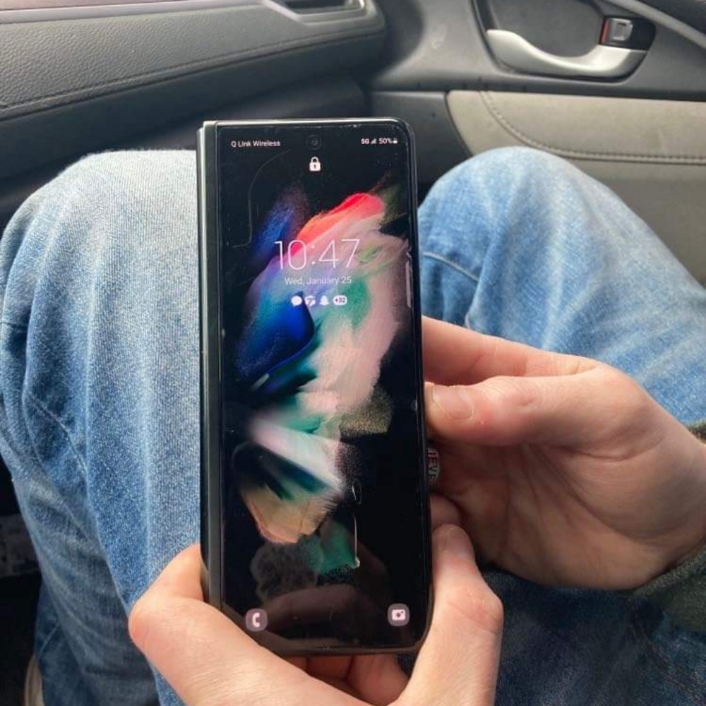 Samsung galaxy z fold 3